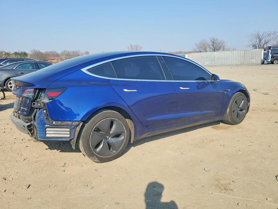 Продажа на аукционе авто 2018 Tesla Model 3, vin: 5YJ3E1EB3JF064759, номер лота: 47537046
