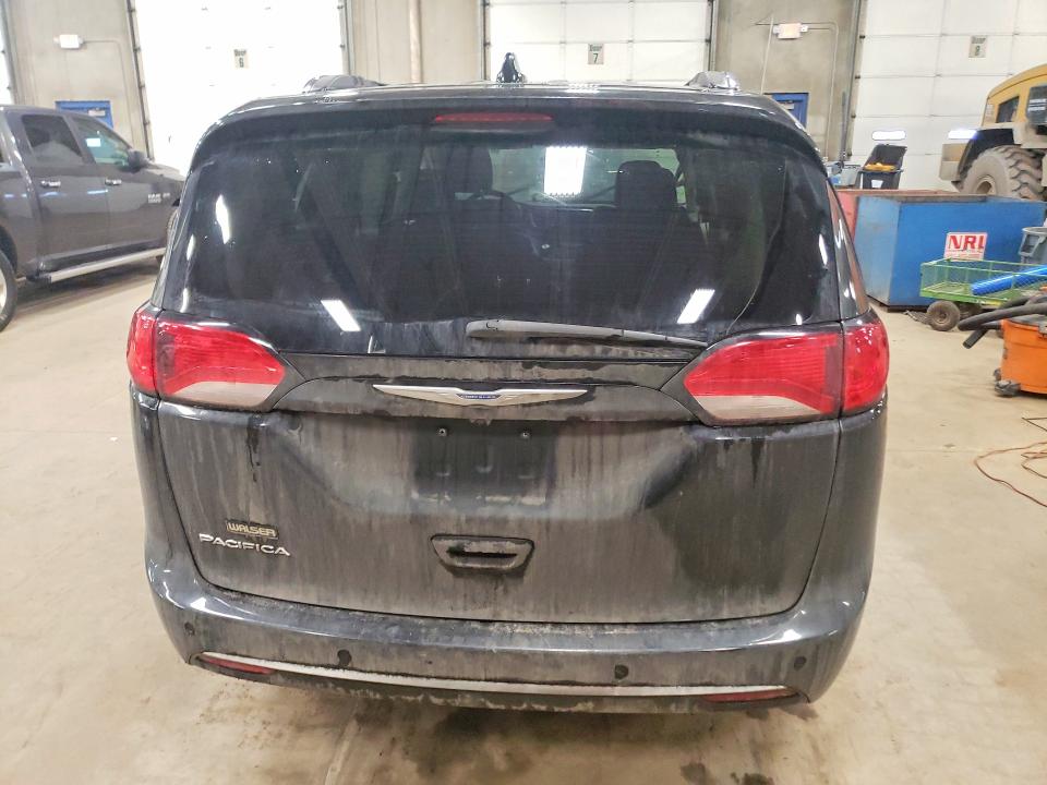 41949156 :رقم المزاد ، 2C4RC1BG7JR142965 vin ، 2018 Chrysler Pacifica مزاد بيع
