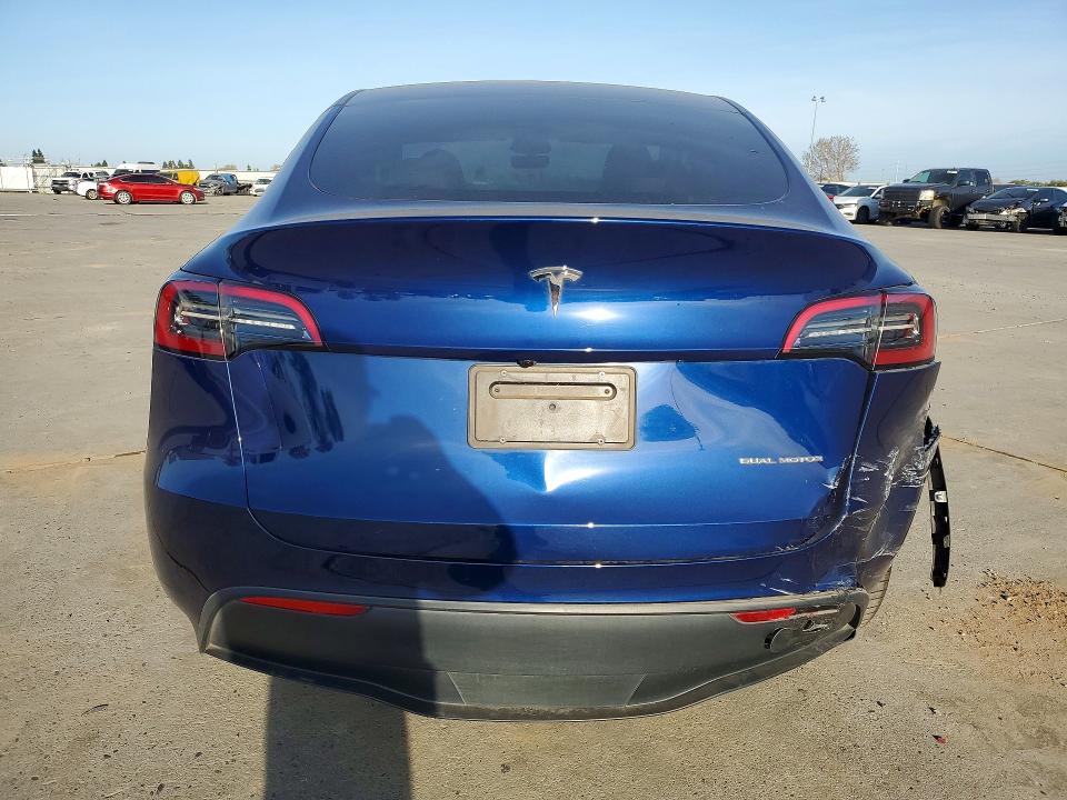 45478456 :رقم المزاد ، 7SAYGDEE1PF883437 vin ، 2023 Tesla Model Y مزاد بيع