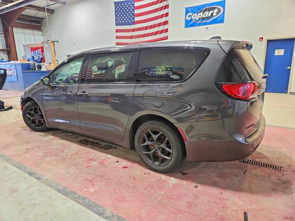 2018 Chrysler Pacifica მანქანა იყიდება აუქციონზე, vin: 2C4RC1FG5JR306160, აუქციონის ნომერი: 45853716
