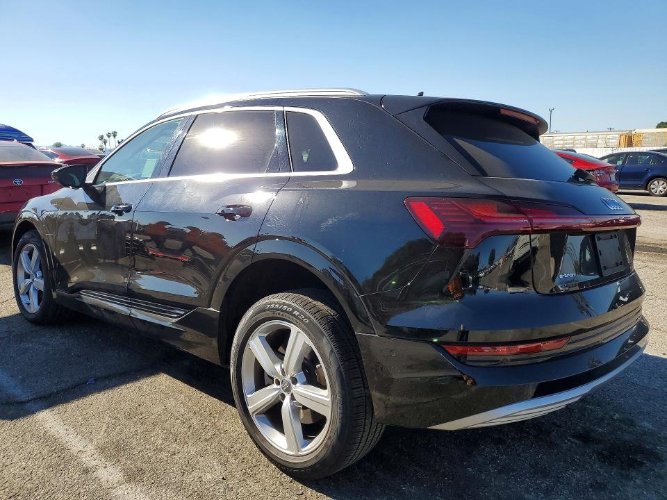 Продаж на аукціоні авто 2019 Audi E-tron, vin: WA1LAAGE4KB024692, номер лоту: 46933976