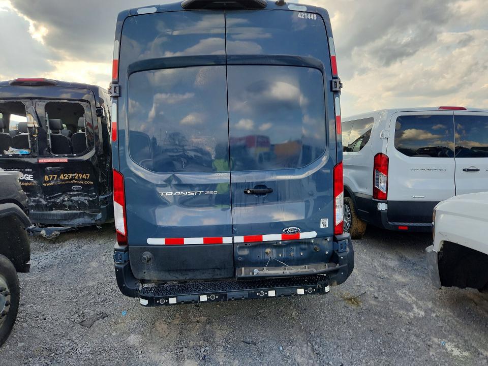 2020 Ford Transit მანქანა იყიდება აუქციონზე, vin: 1FTBR3X81LKA86715, აუქციონის ნომერი: 77085335
