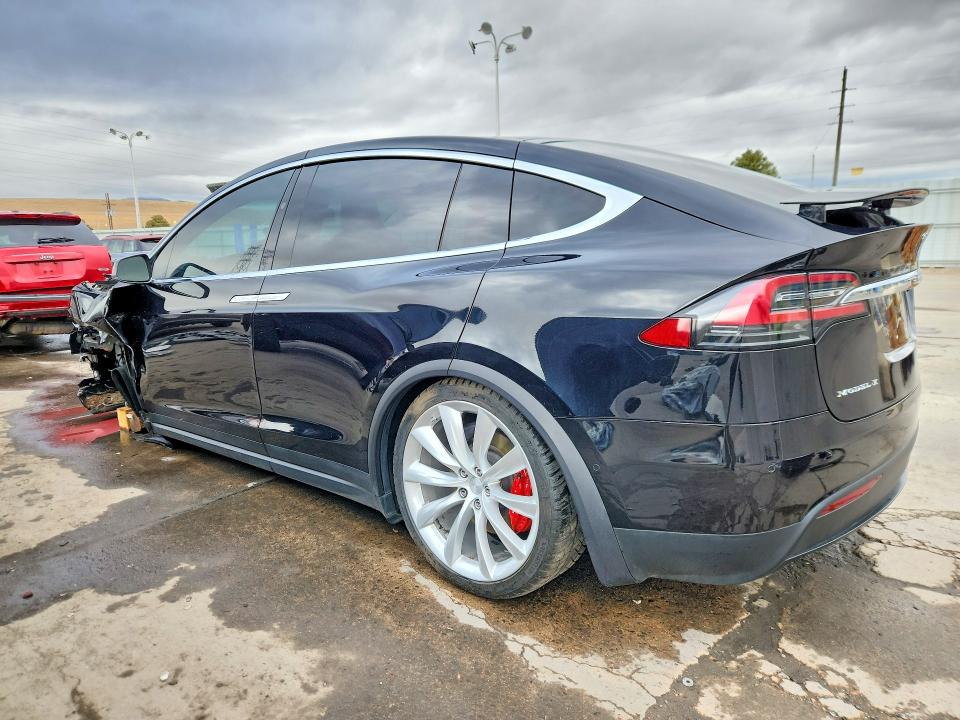 79644345 :رقم المزاد ، 5YJXCBE40HF051766 vin ، 2017 Tesla Model X مزاد بيع