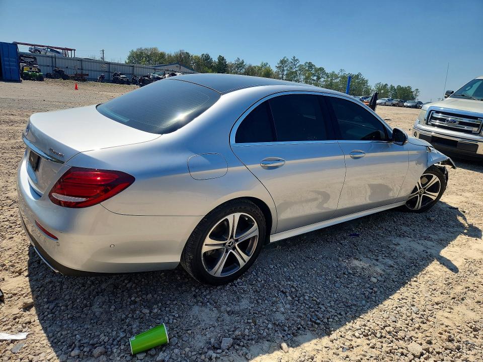 54665076 :رقم المزاد ، W1KZF8EB4LA832198 vin ، 2020 Mercedes-benz E مزاد بيع