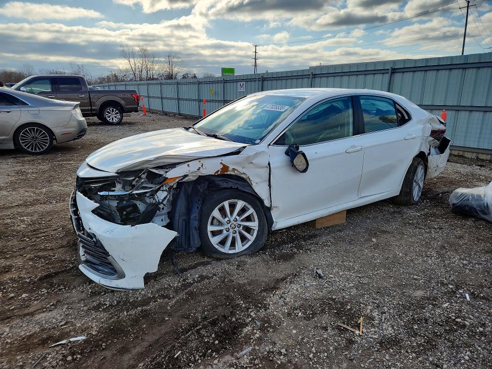 Продаж на аукціоні авто 2022 Toyota Camry, vin: 4T1C11AK7NU678160, номер лоту: 47028336