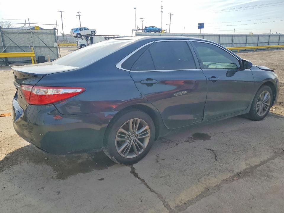 47385056 :رقم المزاد ، 4T1BF1FK7HU375843 vin ، 2017 Toyota Camry مزاد بيع