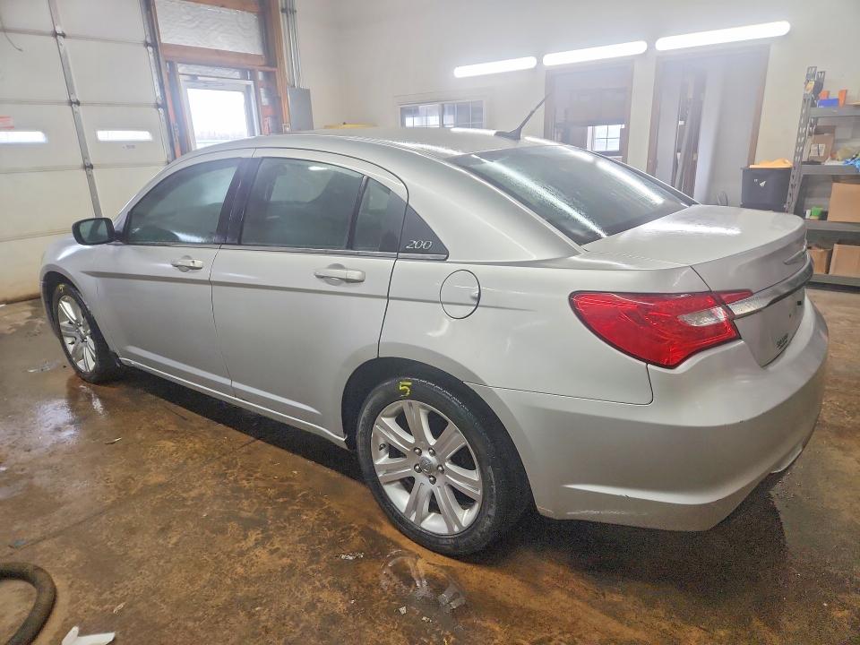 79826935 :رقم المزاد ، 1C3BC1FB6BN562364 vin ، 2011 Chrysler 200 مزاد بيع