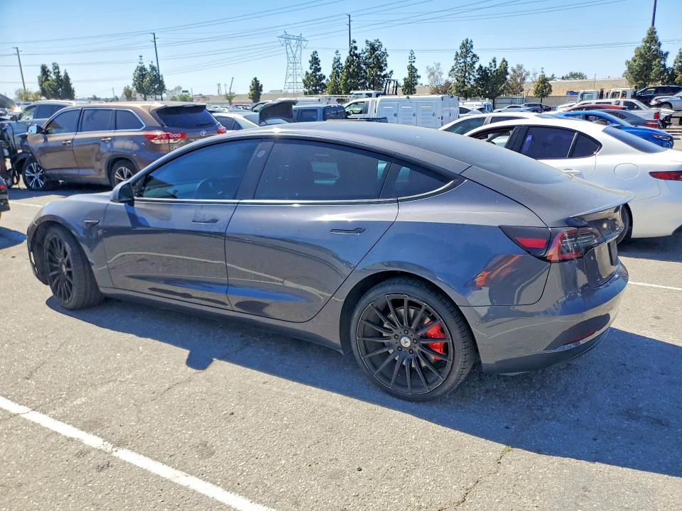 41670766 :رقم المزاد ، 5YJ3E1EC0NF276002 vin ، 2022 Tesla Model 3 مزاد بيع