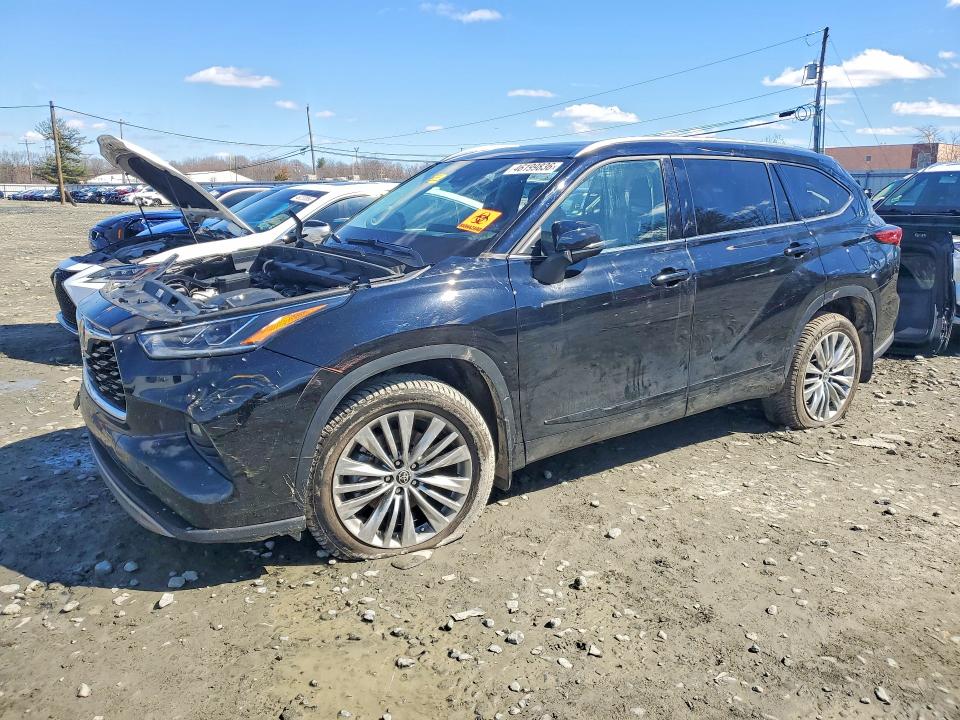 Aukcja sprzedaży 2022 Toyota Highlander, vin: 5TDFZRBH8NS227240, numer aukcji: 46199836