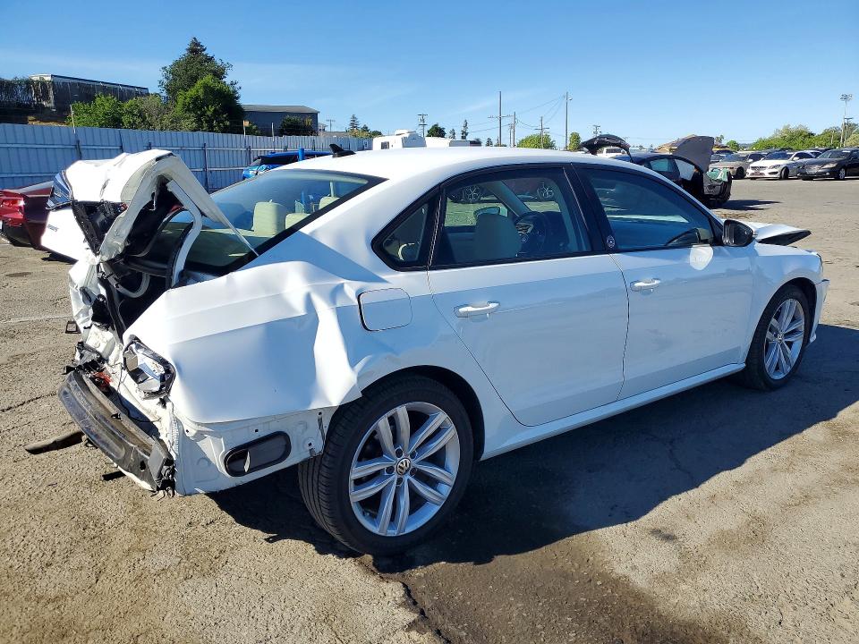 47328606 :رقم المزاد ، 1VWLA7A34KC010069 vin ، 2019 Volkswagen Passat مزاد بيع