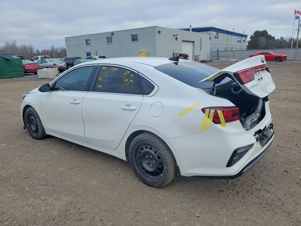 45761276 :رقم المزاد ، 3KPF54AD4ME348398 vin ، 2021 Kia Forte مزاد بيع