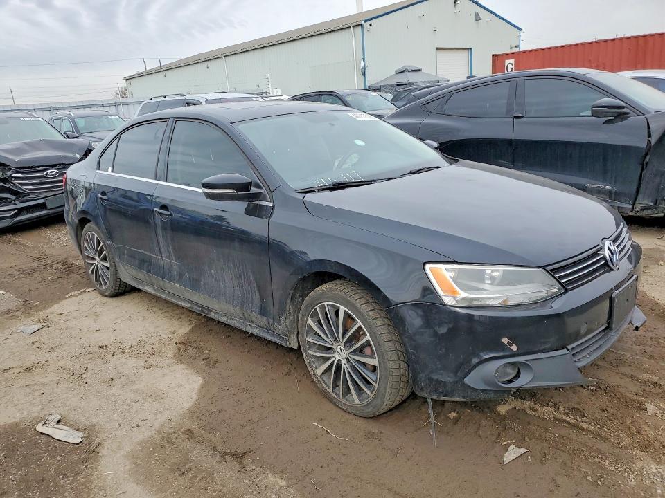 46717526 :رقم المزاد ، 3VWL07AJXEM336415 vin ، 2014 Volkswagen Jetta Sel مزاد بيع