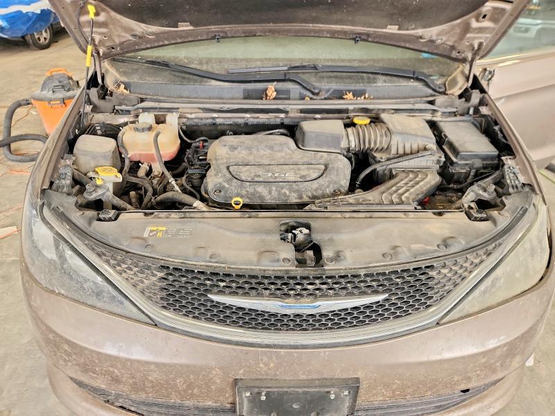 47744596 :رقم المزاد ، 2C4RC1DG0HR536489 vin ، 2017 Chrysler Pacifica مزاد بيع