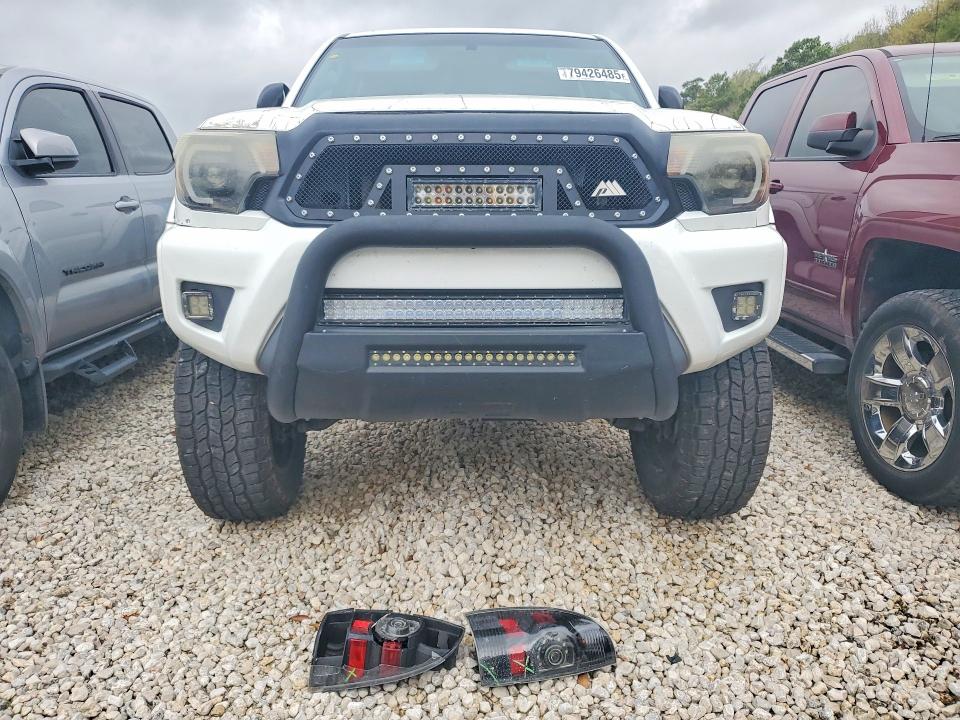2015 Toyota Tacoma მანქანა იყიდება აუქციონზე, vin: 5TFLU4EN3FX116340, აუქციონის ნომერი: 79426485