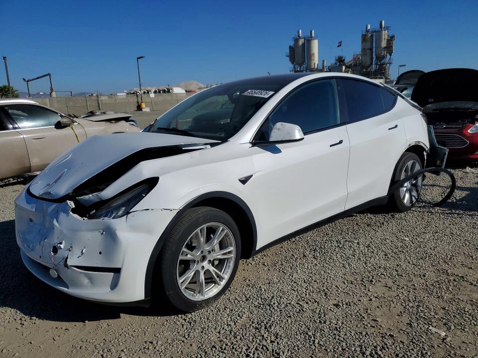 46548926 :رقم المزاد ، 7SAYGDEE8NF435497 vin ، 2022 Tesla Model Y مزاد بيع