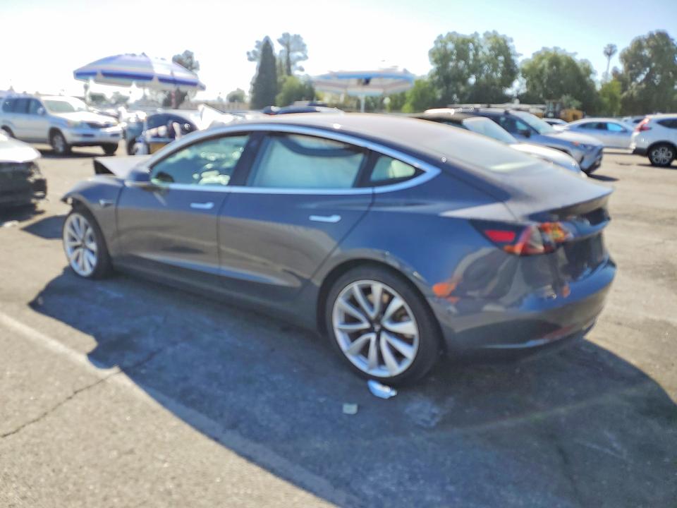 Продажа на аукционе авто 2018 Tesla Model 3, vin: 5YJ3E1EA0JF048543, номер лота: 79662475