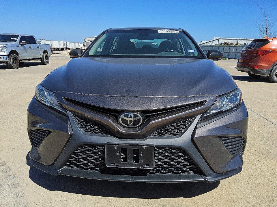 96056505 :رقم المزاد ، 4T1G11AK1LU326044 vin ، 2020 Toyota Camry مزاد بيع