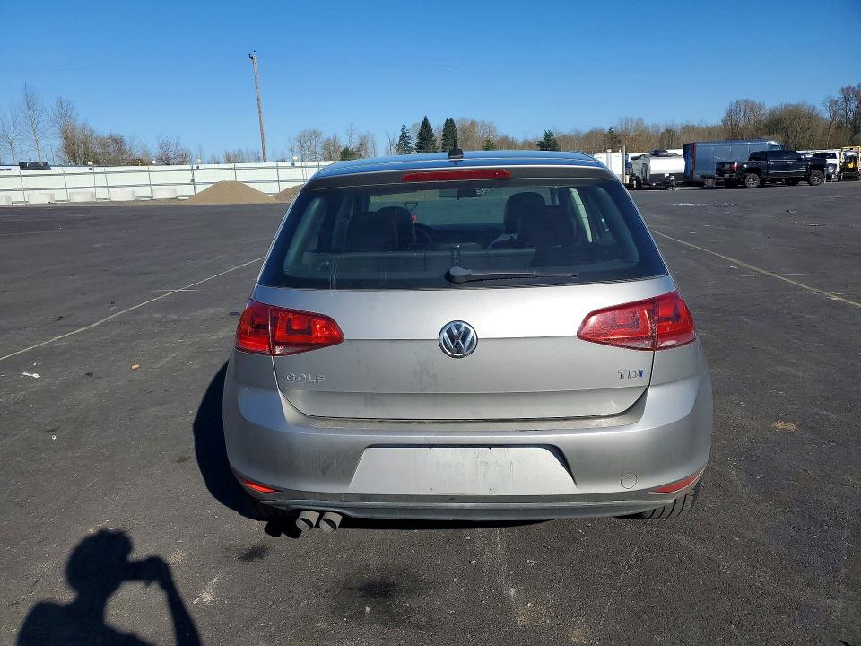 47553496 :رقم المزاد ، 3VW2A7AU3FM014218 vin ، 2015 Volkswagen Golf مزاد بيع