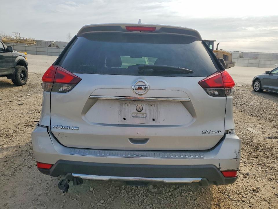 47395136 :رقم المزاد ، 5N1AT2MV6HC886537 vin ، 2017 Nissan Rogue مزاد بيع