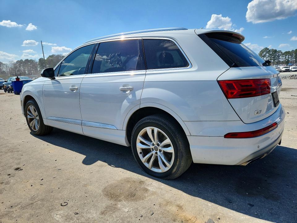 2017 Audi Q7 მანქანა იყიდება აუქციონზე, vin: WA1LAAF75HD030632, აუქციონის ნომერი: 45674936