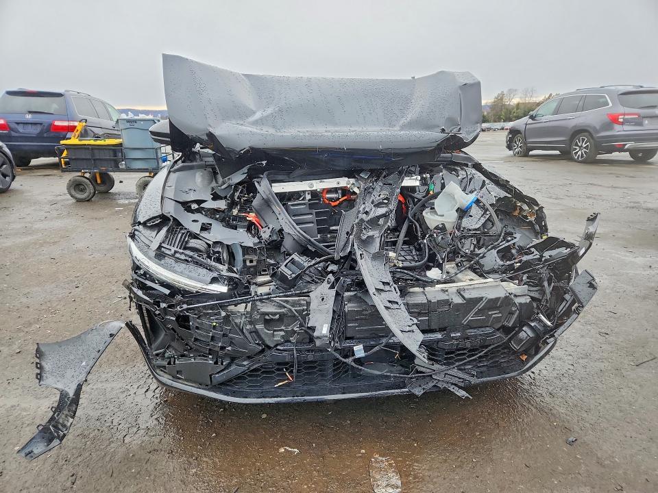 45811626 :رقم المزاد ، WAU2DAGH6SA025087 vin ، 2025 Audi A6 E-tron مزاد بيع