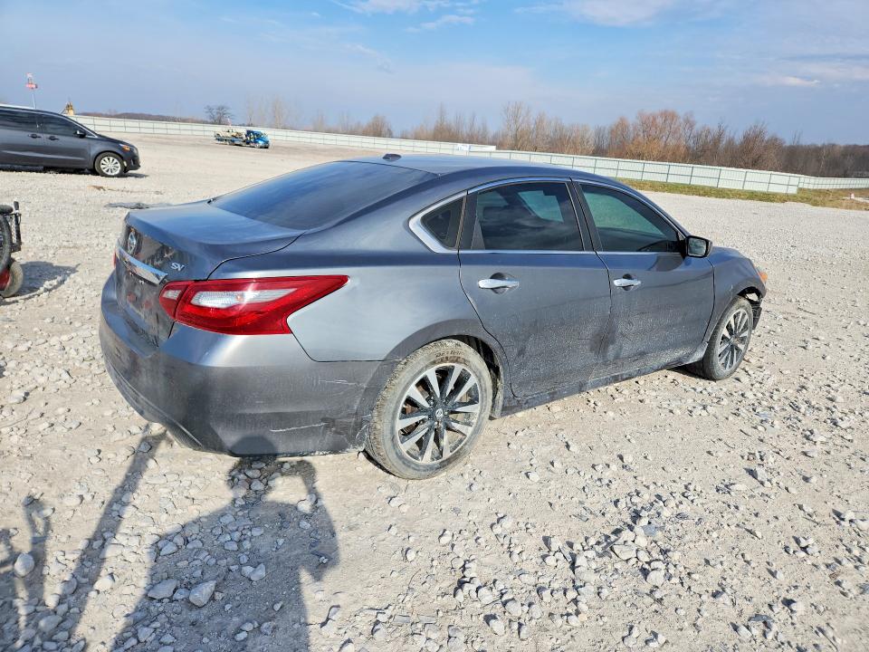 46266816 :رقم المزاد ، 1N4AL3AP9JC210028 vin ، 2018 Nissan Altima مزاد بيع
