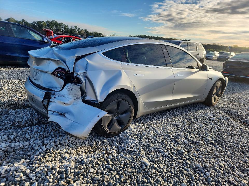 46574256 :رقم المزاد ، 5YJ3E1EBXJF074821 vin ، 2018 Tesla Model 3 مزاد بيع