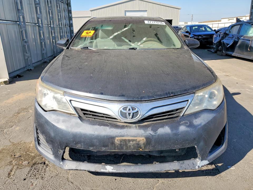47177216 :رقم المزاد ، 4T4BF1FK8ER414697 vin ، 2014 Toyota Camry مزاد بيع
