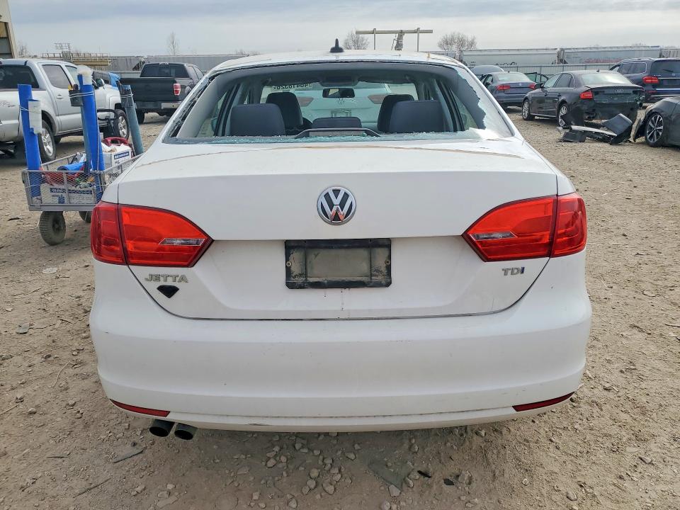 46418326 :رقم المزاد ، 3VW3L7AJ8DM414177 vin ، 2013 Volkswagen Jetta مزاد بيع