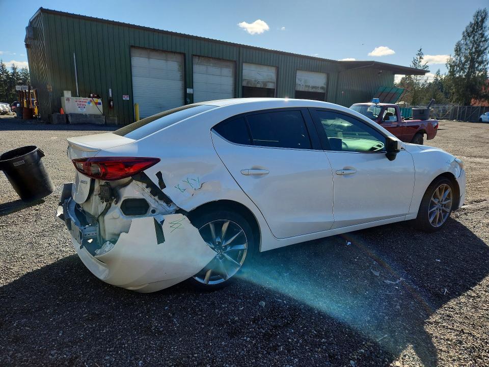 47672106 :رقم المزاد ، 3MZBN1V38JM205404 vin ، 2018 Mazda 3 مزاد بيع