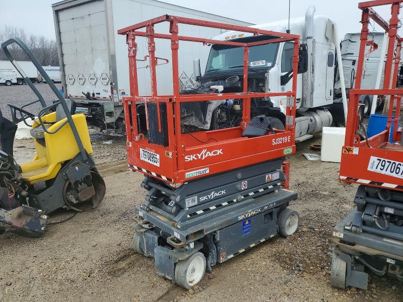 79708955 :رقم المزاد ، A100050496 vin ، 2024 Skyjack Industrial Equipment مزاد بيع