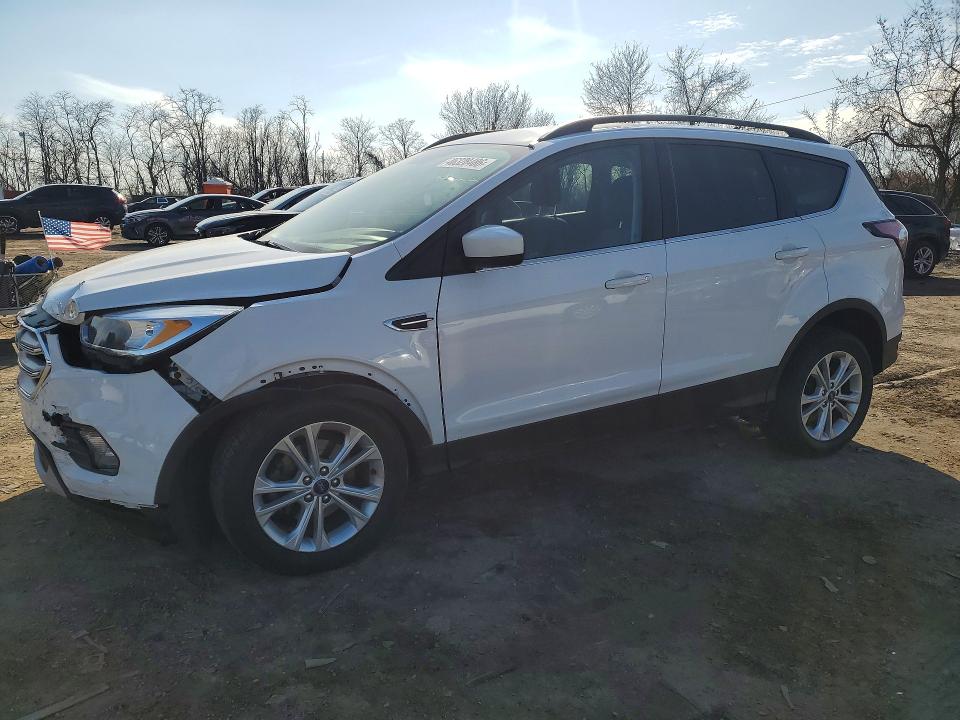 2018 Ford Escape მანქანა იყიდება აუქციონზე, vin: 1FMCU0GD5JUD19314, აუქციონის ნომერი: 46328486