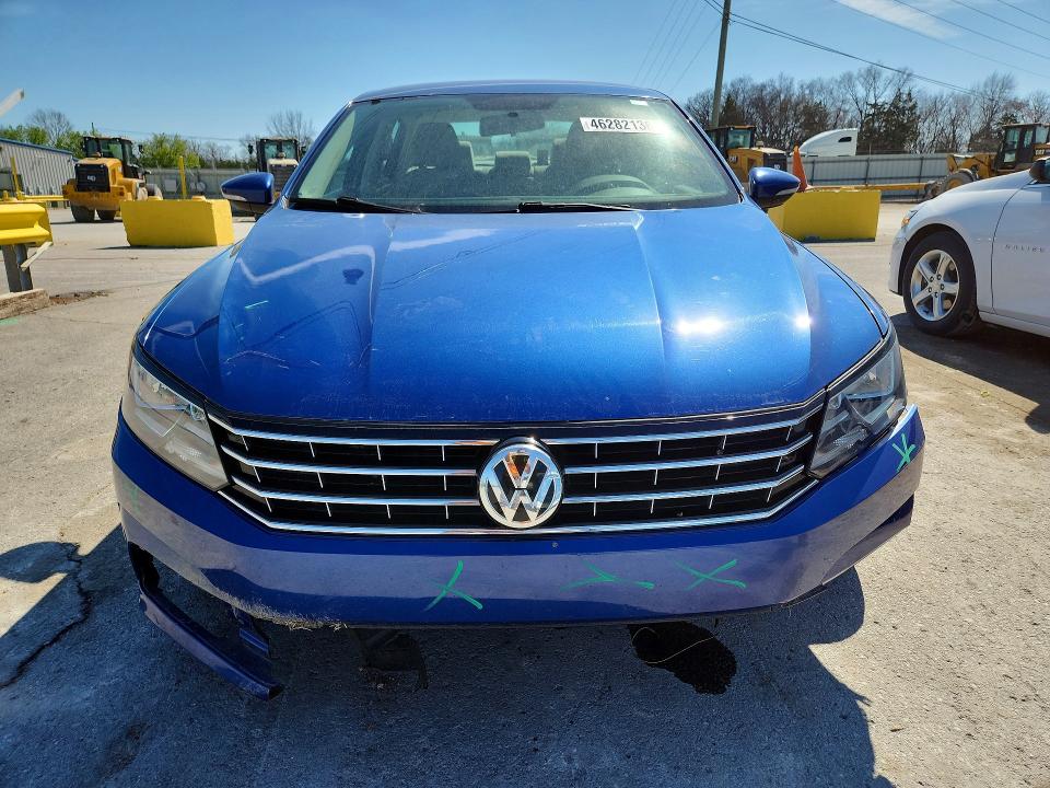46282136 :رقم المزاد ، 1VWAT7A35HC022340 vin ، 2017 Volkswagen Passat مزاد بيع