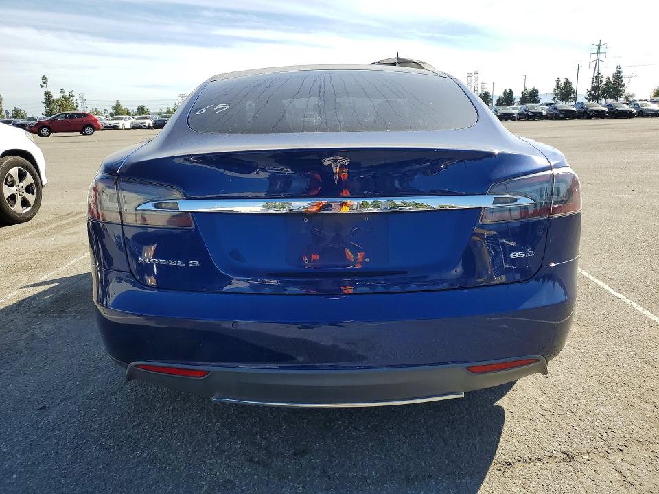 Продажа на аукционе авто 2015 Tesla Model S, vin: 5YJSA1E2XFF120162, номер лота: 79837635