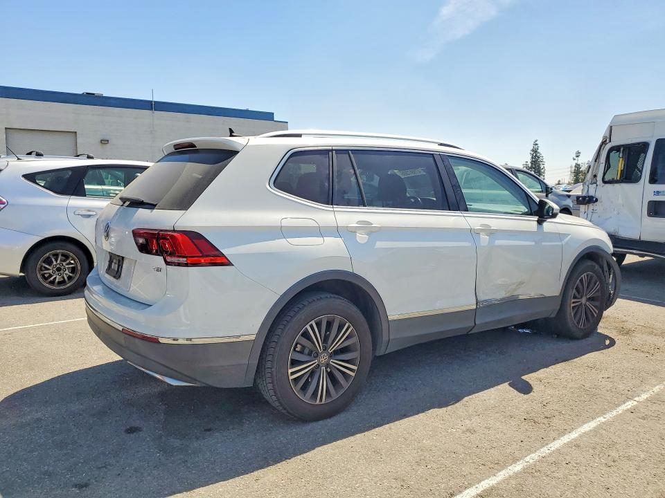 2018 Volkswagen Tiguan მანქანა იყიდება აუქციონზე, vin: 3VV3B7AX9JM061097, აუქციონის ნომერი: 47997386