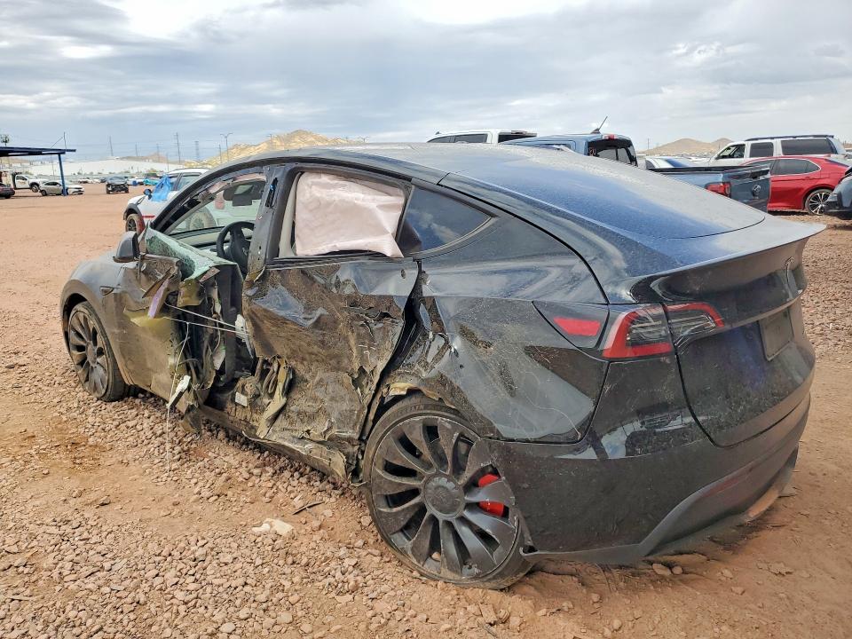 48269186 :رقم المزاد ، 7SAYGDEF0PF660055 vin ، 2023 Tesla Model Y مزاد بيع
