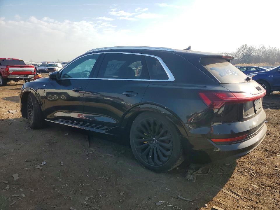 Продажа на аукционе авто 2019 Audi E-tron, vin: WA1VABGE9KB017011, номер лота: 47693086