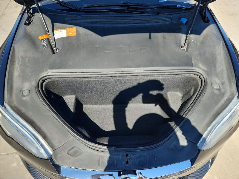 2018 Tesla Model S მანქანა იყიდება აუქციონზე, vin: 5YJSA1E21JF275577, აუქციონის ნომერი: 45861036