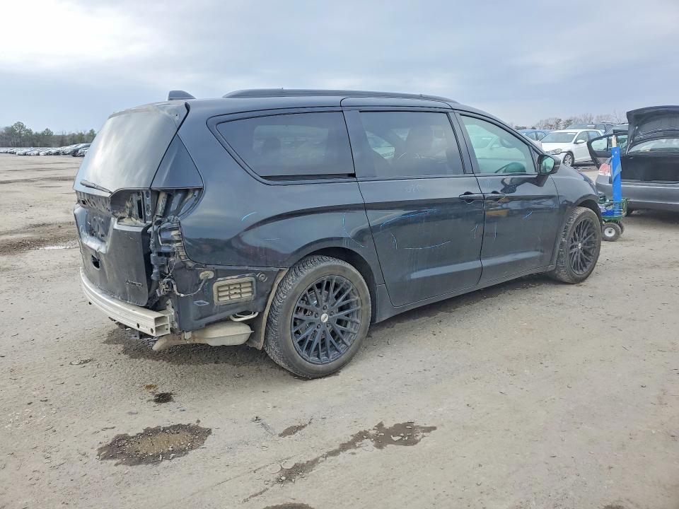 79102875 :رقم المزاد ، 2C4RC1GG3KR703883 vin ، 2019 Chrysler Pacifica مزاد بيع