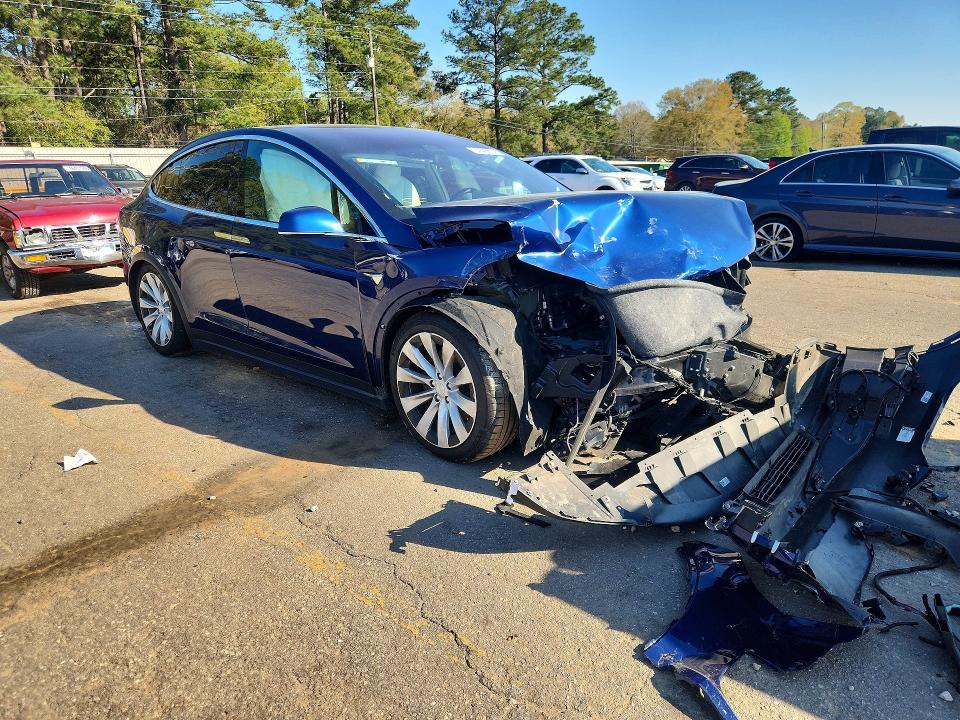 Продажа на аукционе авто 2020 Tesla Model X, vin: 5YJXCDE21LF284154, номер лота: 46282146