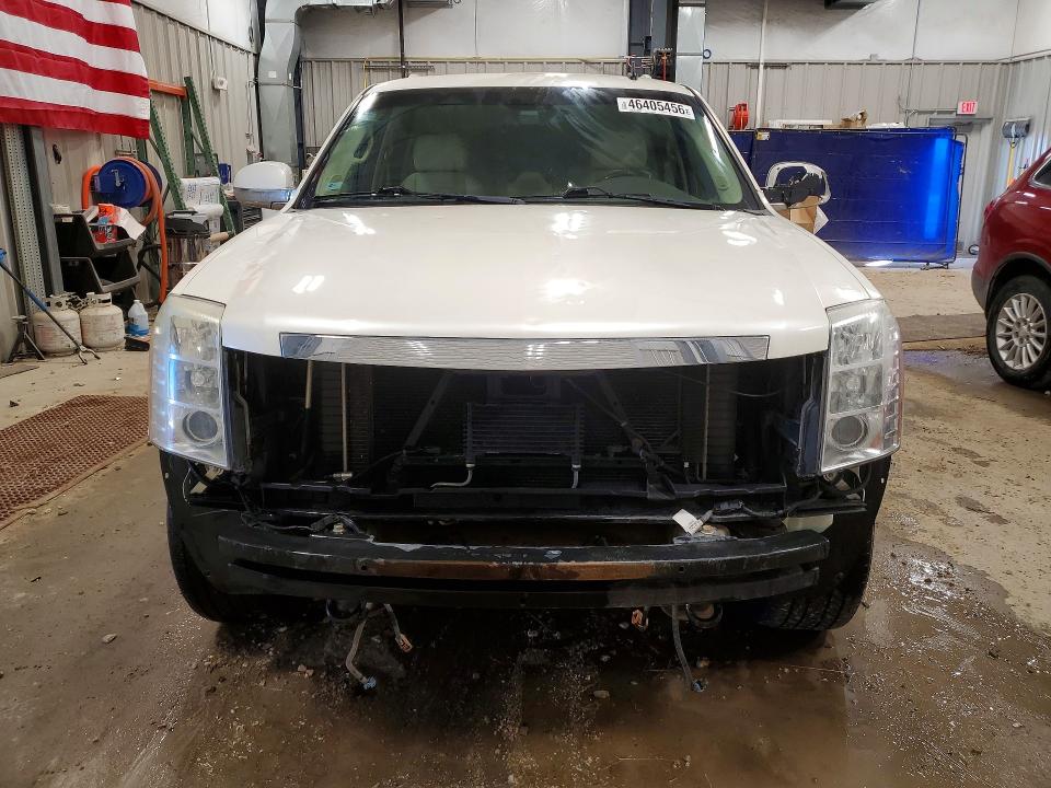2008 Cadillac Escalade მანქანა იყიდება აუქციონზე, vin: 1GYFK63848R189472, აუქციონის ნომერი: 46405456