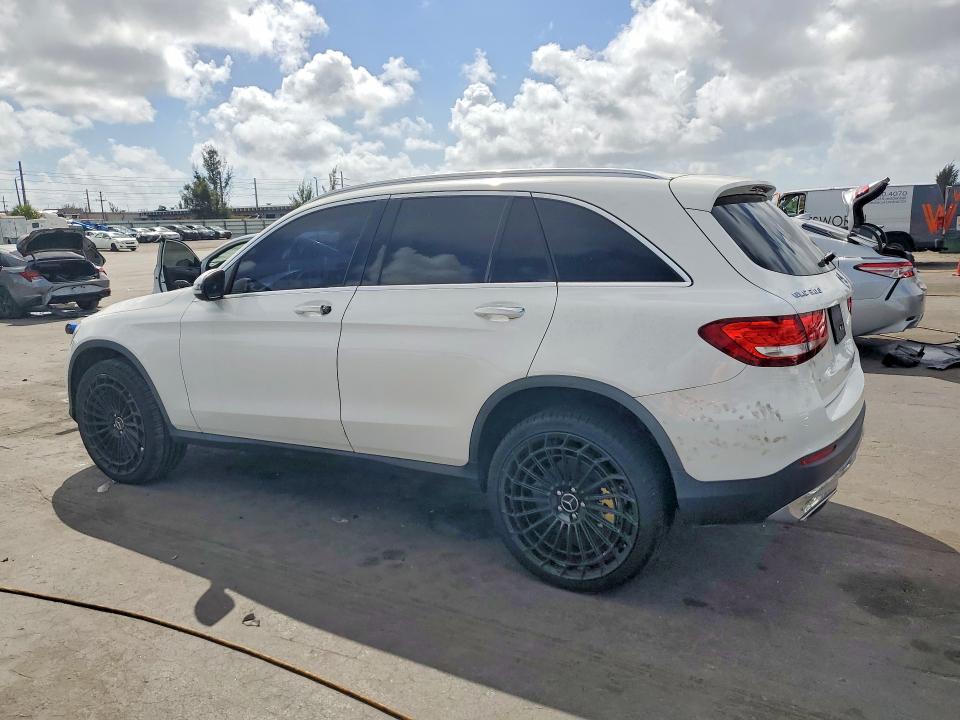 41720506 :رقم المزاد ، WDC0G4JB2JV037391 vin ، 2018 Mercedes-benz Glc مزاد بيع