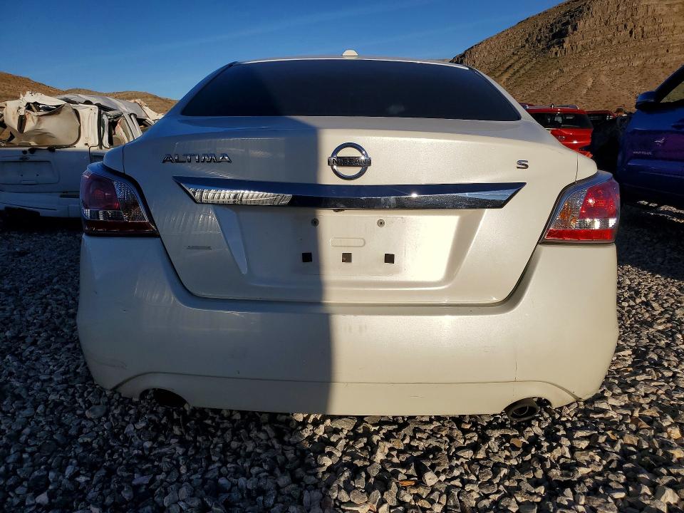 2015 Nissan Altima მანქანა იყიდება აუქციონზე, vin: 1N4AL3AP2FC205910, აუქციონის ნომერი: 46554926