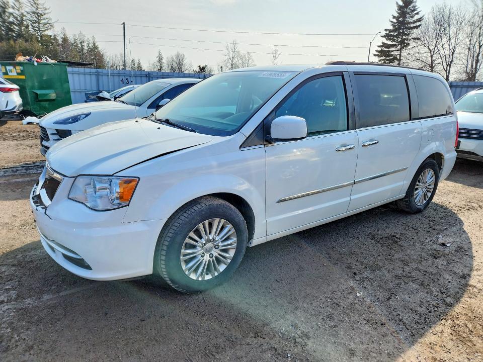 41905506 :رقم المزاد ، 2C4RC1CG7FR725882 vin ، 2015 Chrysler Town & Country مزاد بيع