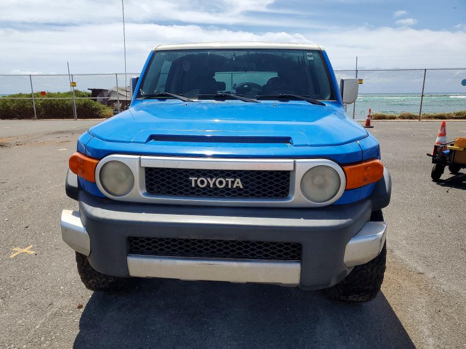2007 Toyota Fj Cruiser მანქანა იყიდება აუქციონზე, vin: JTEZU11F570007133, აუქციონის ნომერი: 48176456