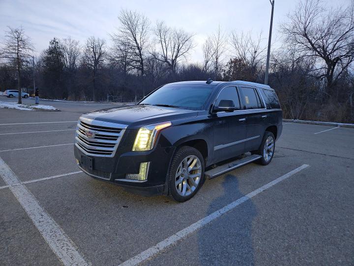 46585076 :رقم المزاد ، 1GYS4DKJXHR168885 vin ، 2017 Cadillac Escalade مزاد بيع