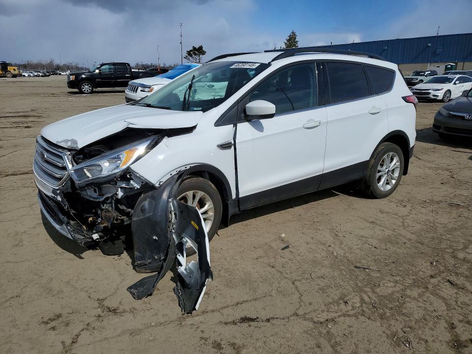 Продажа на аукционе авто 2018 Ford Escape, vin: 1FMCU0GD6JUD28085, номер лота: 46390146