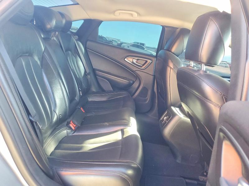 46876796 :رقم المزاد ، 1C3CCCCB3GN190221 vin ، 2016 Chrysler 200 مزاد بيع