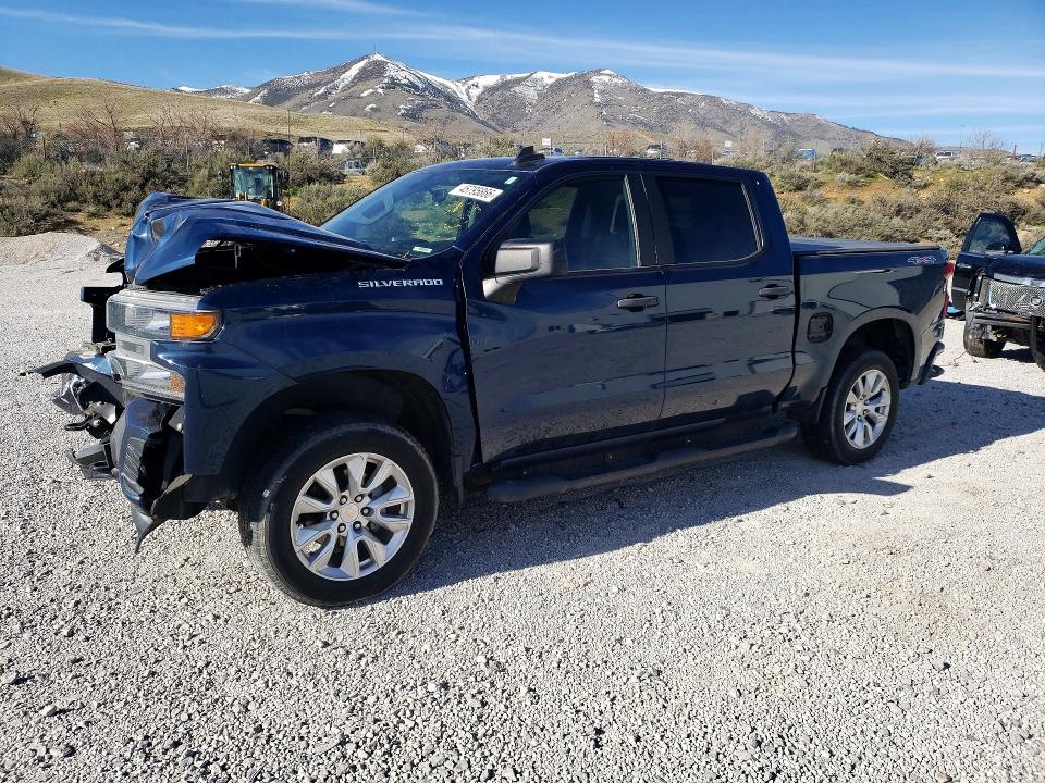 Auction sale of the 2021 Chevrolet Silverado, vin: 1GCUYBEF0MZ105058, lot number: 45795866
