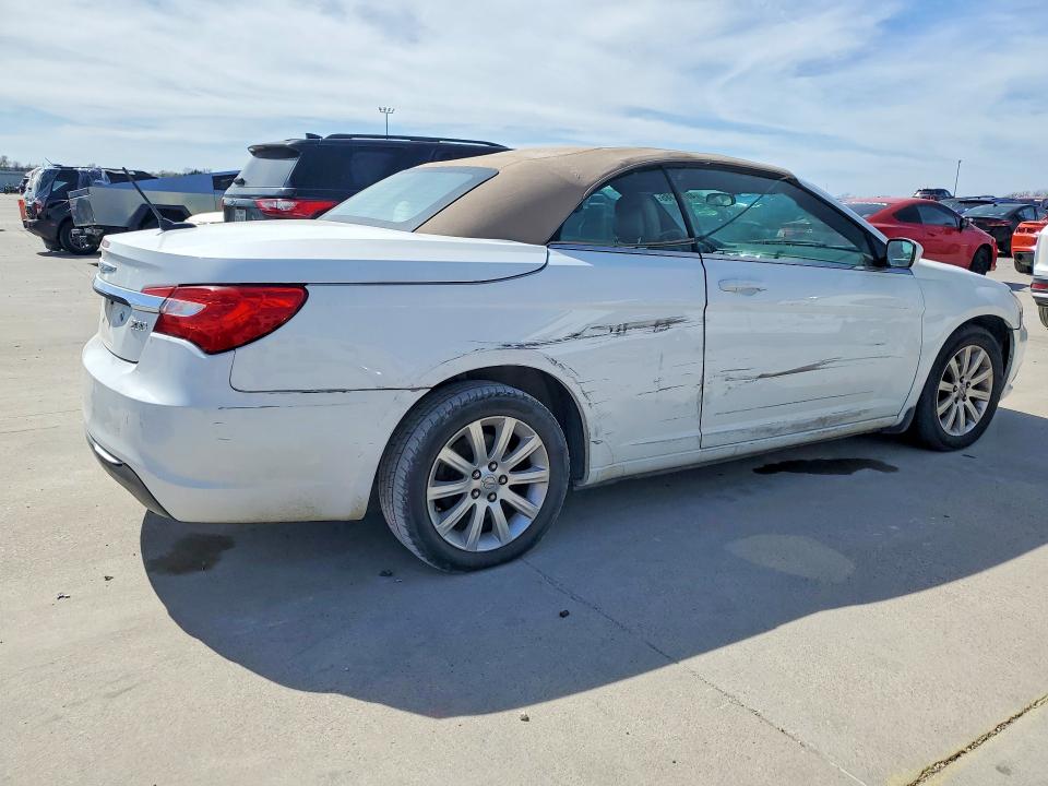 46706386 :رقم المزاد ، 1C3BCBEB5CN149909 vin ، 2012 Chrysler 200 مزاد بيع